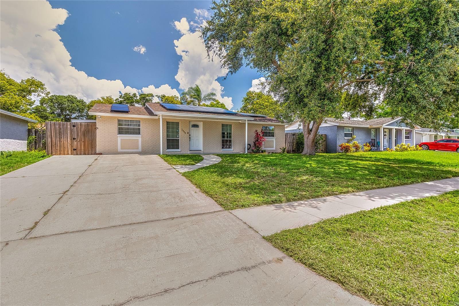 Property Photo: 2848 Homewood Street FL 33759