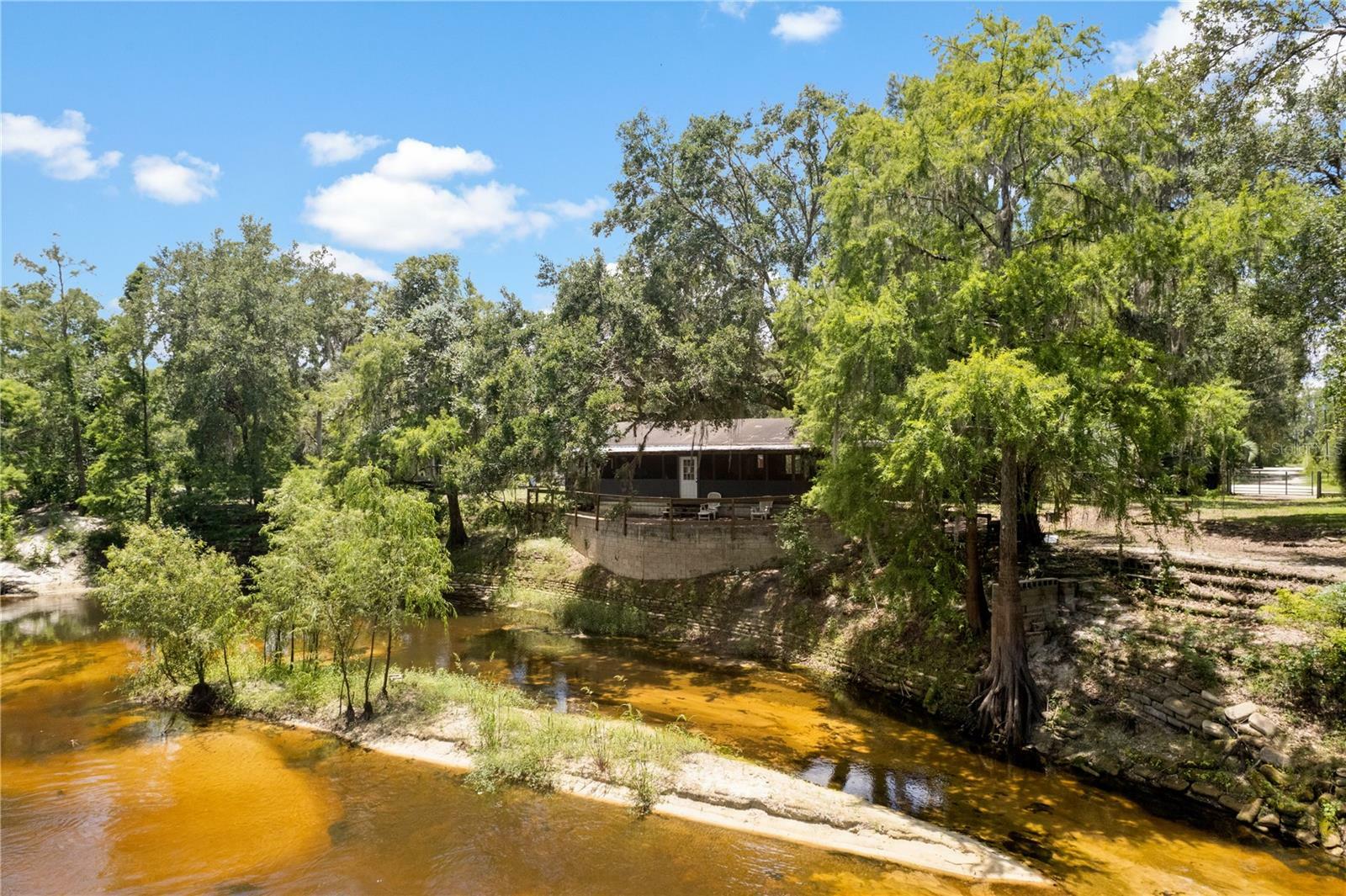 Property Photo:  6410 Amelia Lane  FL 33523 