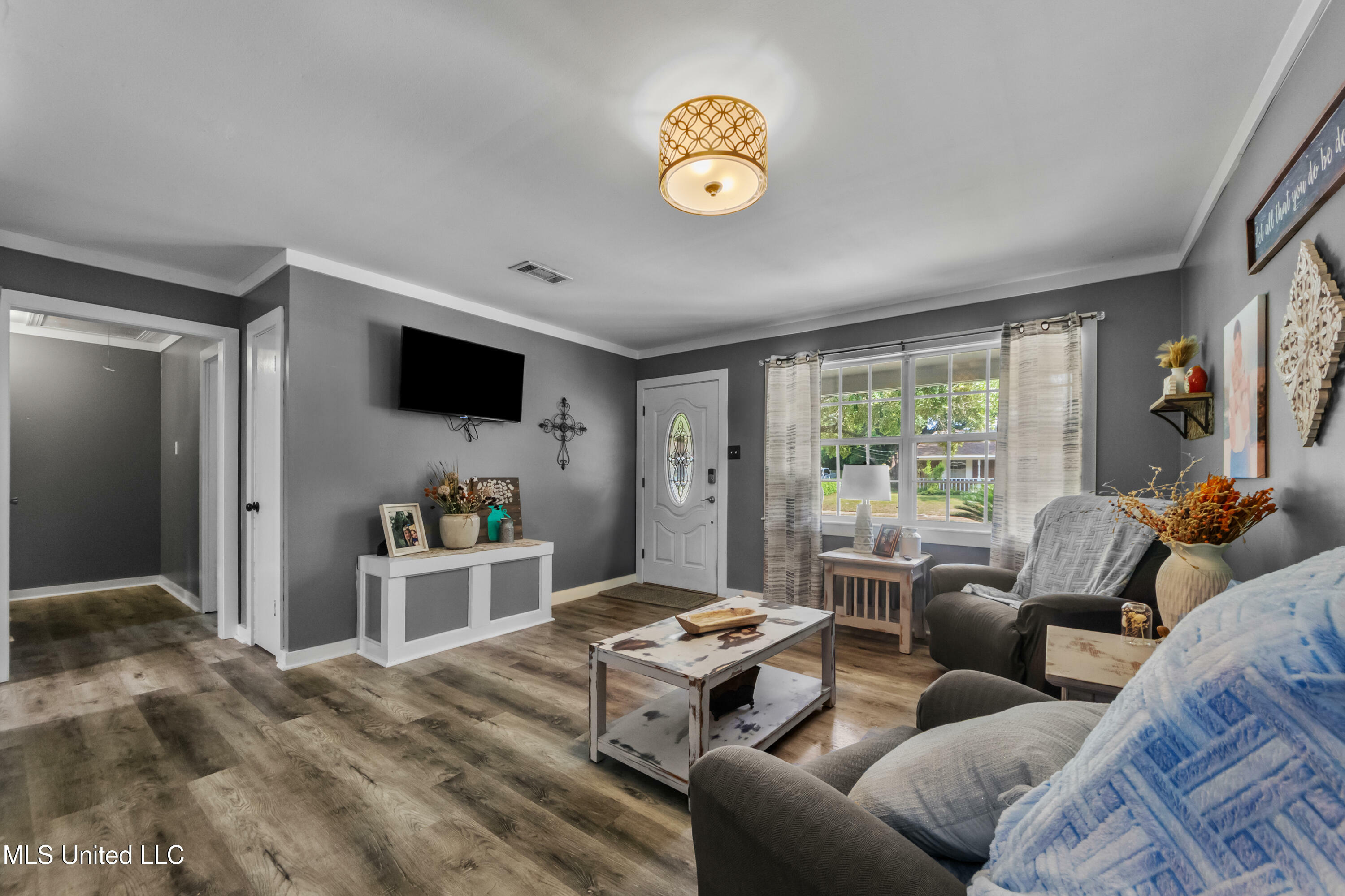 Property Photo:  2207 Gregory Boulevard  MS 39507 