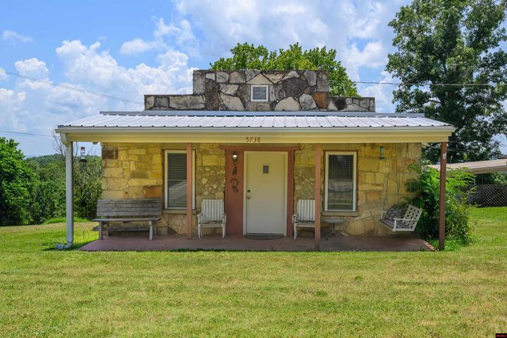 Property Photo:  5738 Oakland Road  AR 72661 
