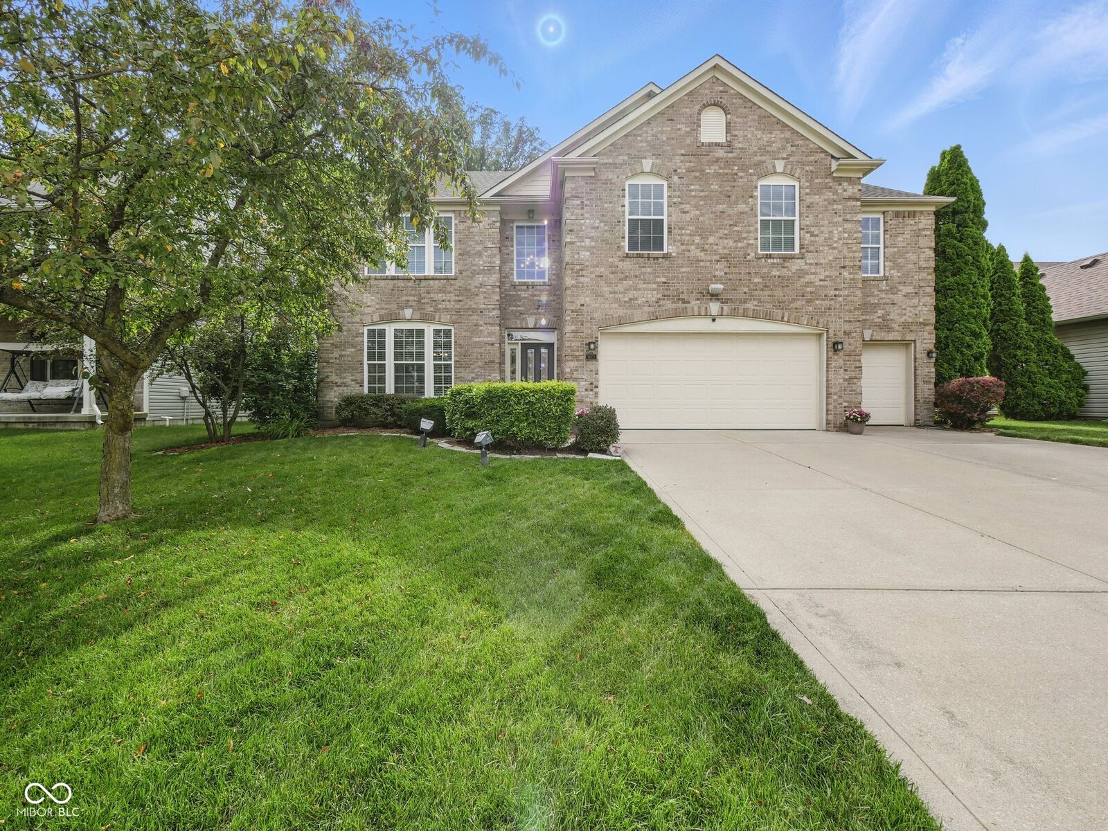 Property Photo: 1680 Woodfield Drive IN 46143