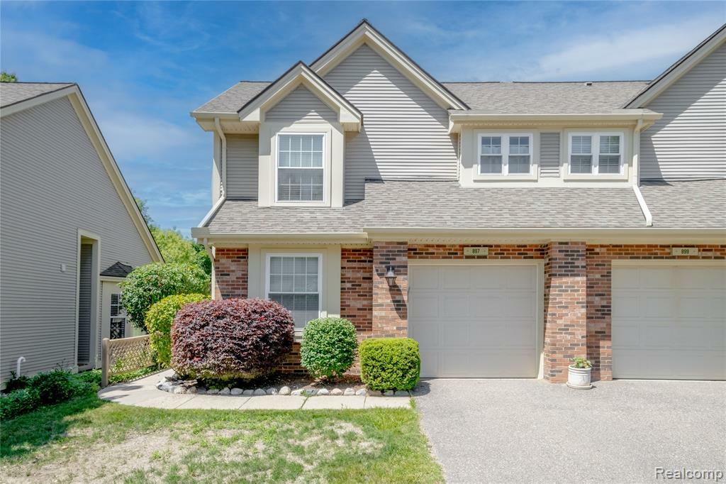 897 Whisperwood Trail  Fenton MI 48430 2200 photo