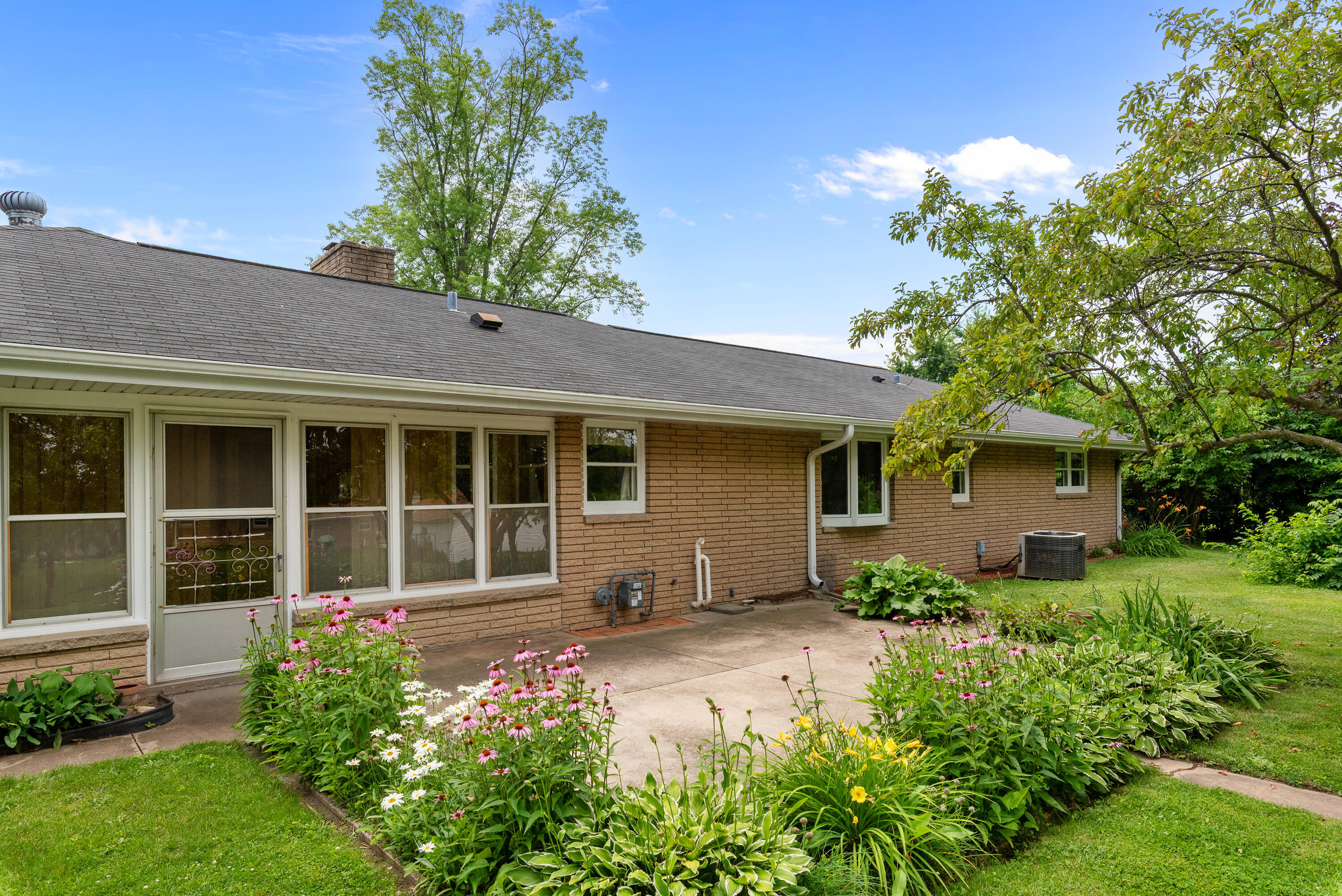 Property Photo:  N68w13420 Ranch Rd  WI 53051 