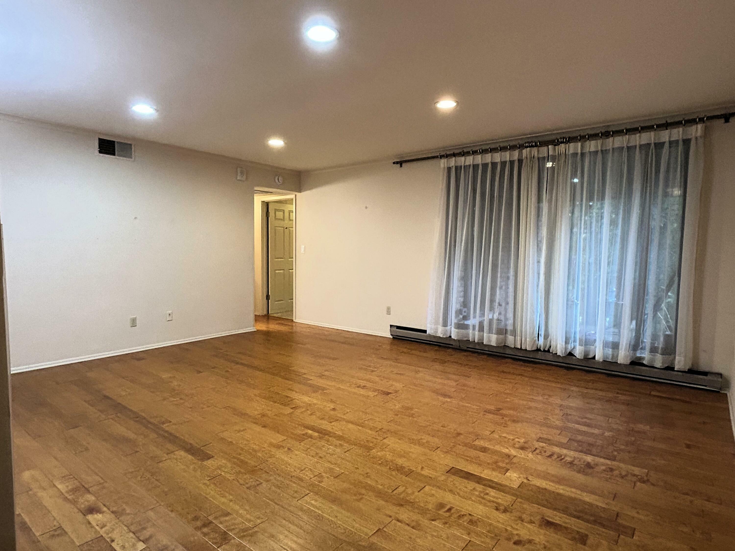 Property Photo: 1818 E Shorewood Blvd 310 WI 53211