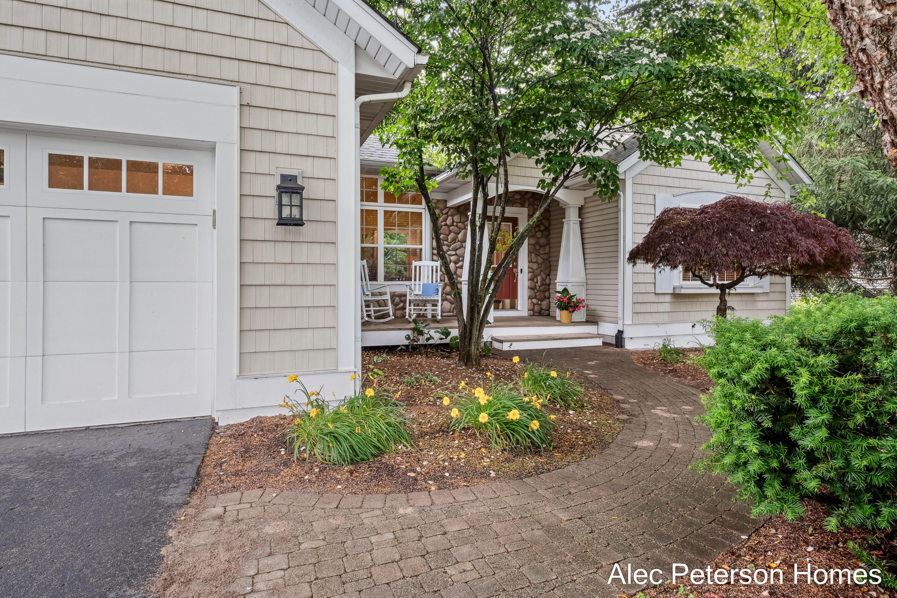Property Photo:  1269 Bentwood Court  MI 49424 