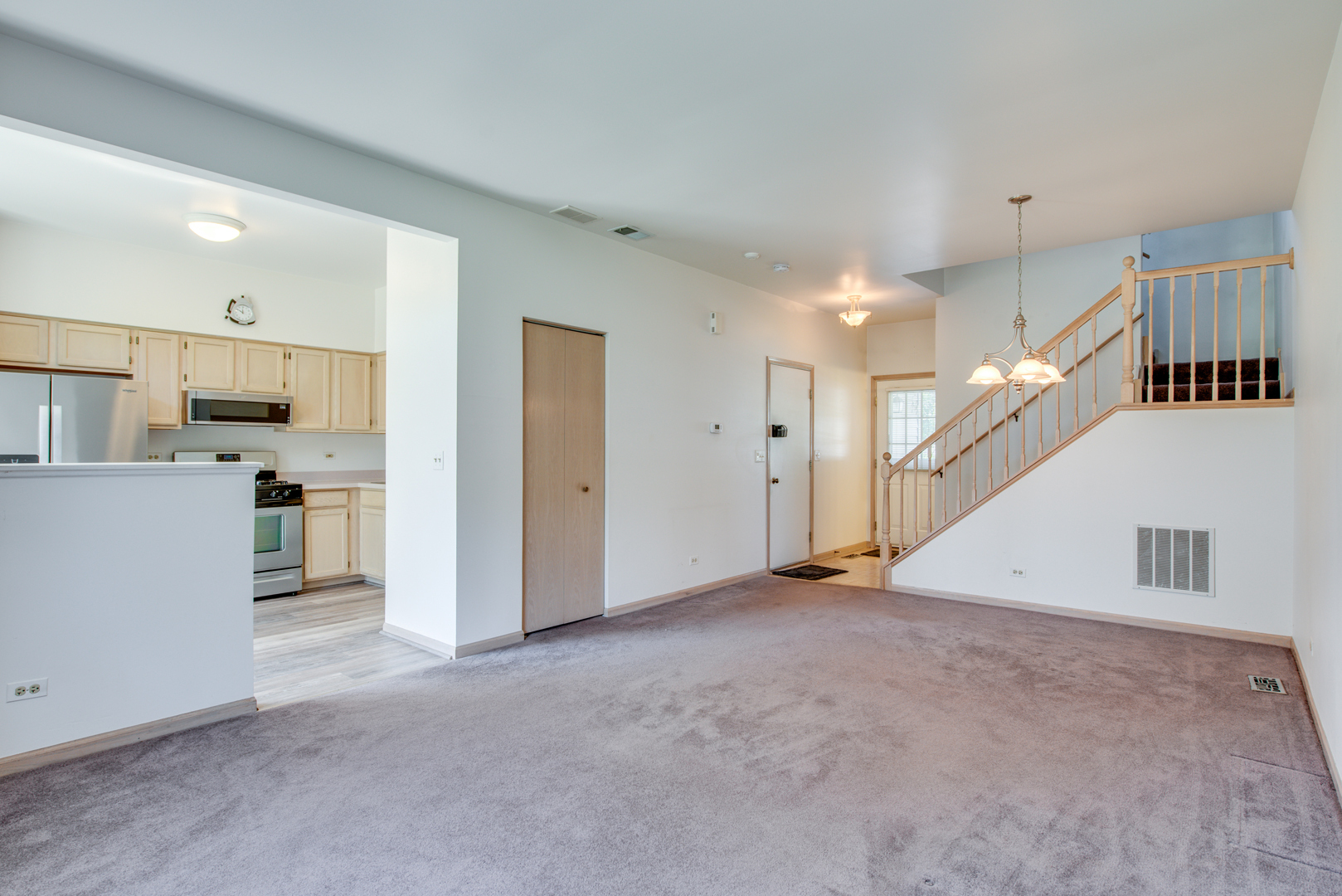 Property Photo: 1216 Arapaho Court 1216 IL 60540