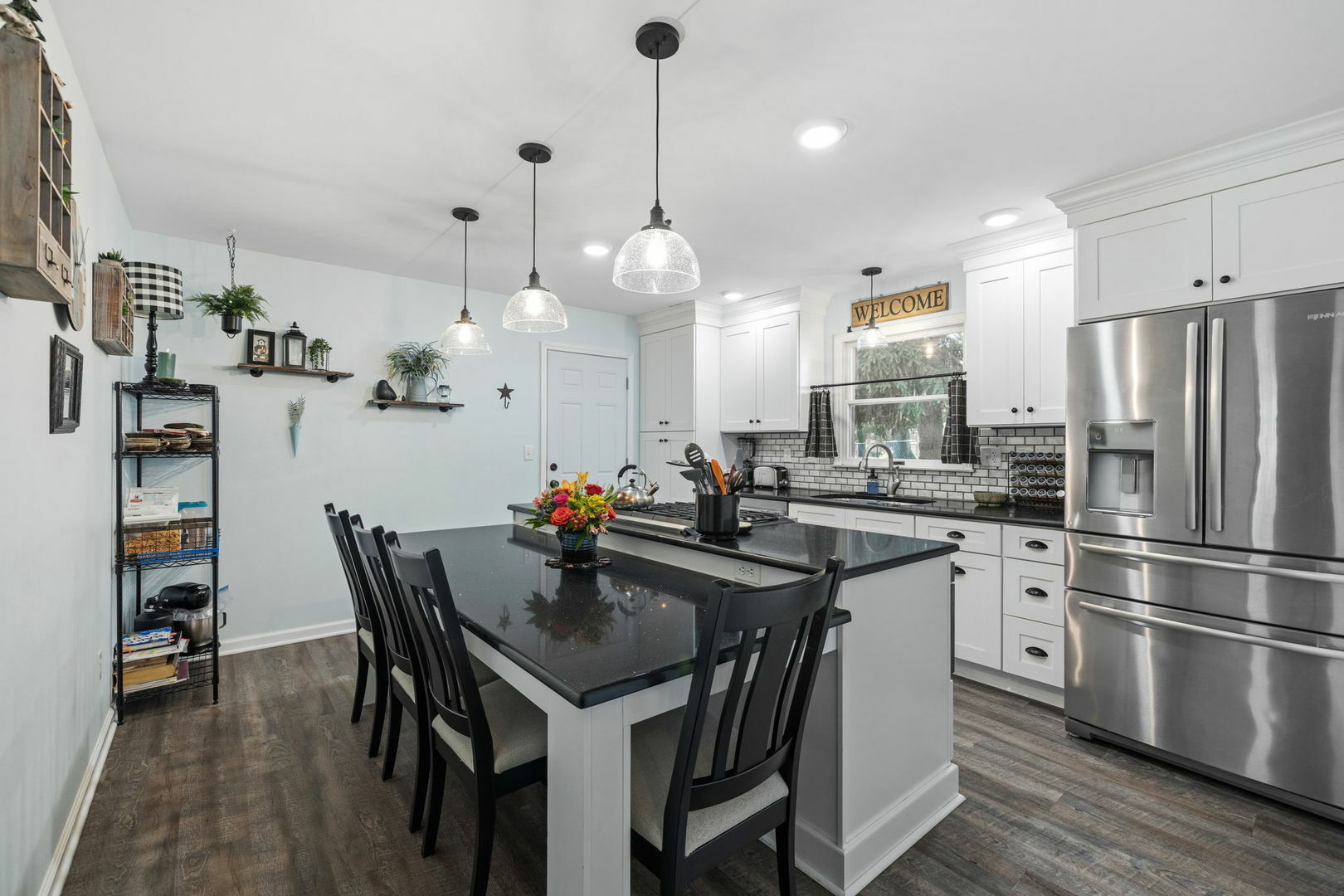 Property Photo: 510 W Dolph Street IL 60560