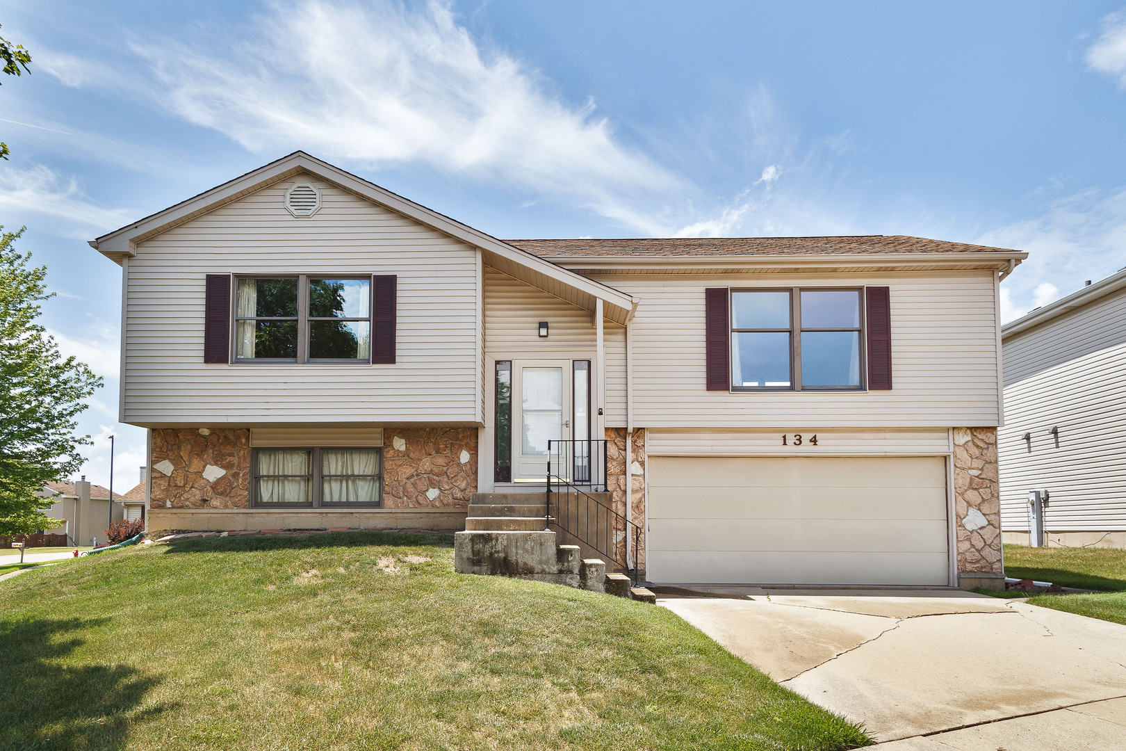Property Photo: 134 Hastings Mill Road IL 60107