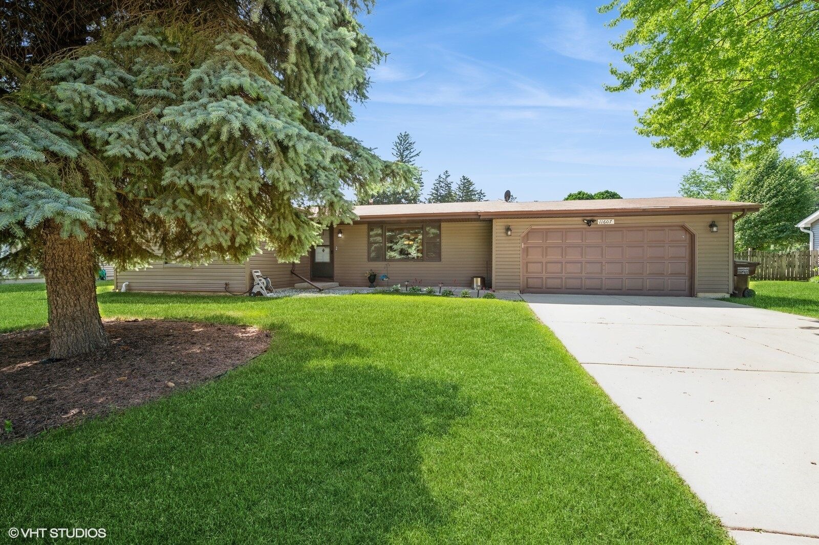 Property Photo: 11607 Frederick Way IL 60142