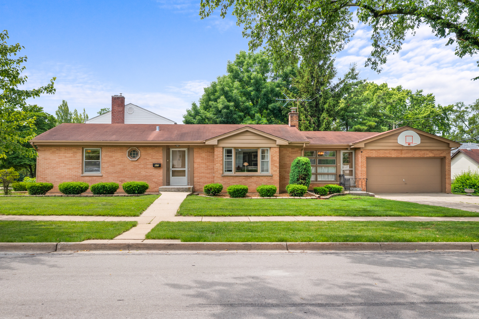 Property Photo:  450 S Cottage Hill Avenue  IL 60126 