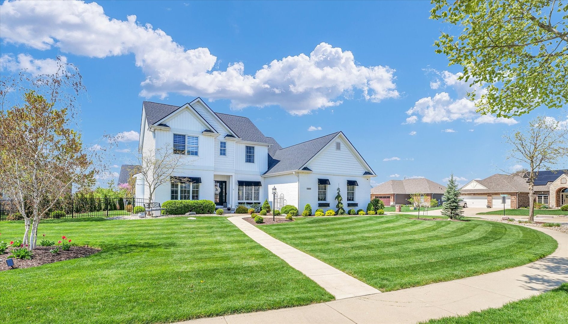 Property Photo: 1603 English Oak Drive IL 61822