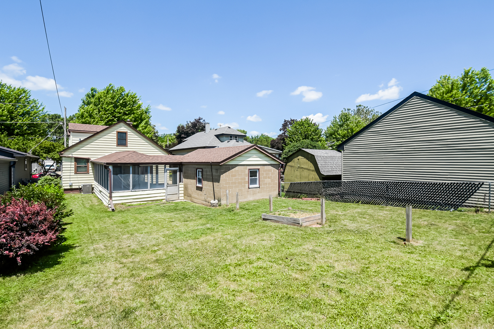 Property Photo: 904 Bowditch Avenue IL 60506