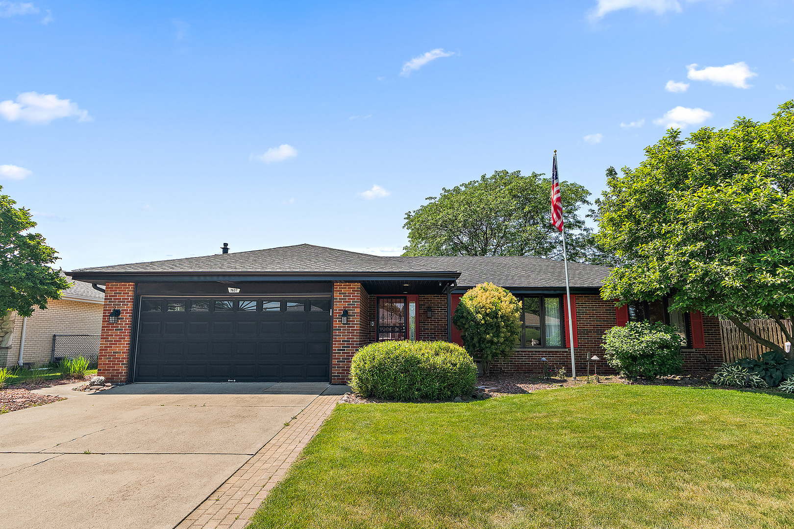 Property Photo: 7637 Sequoia Court IL 60462