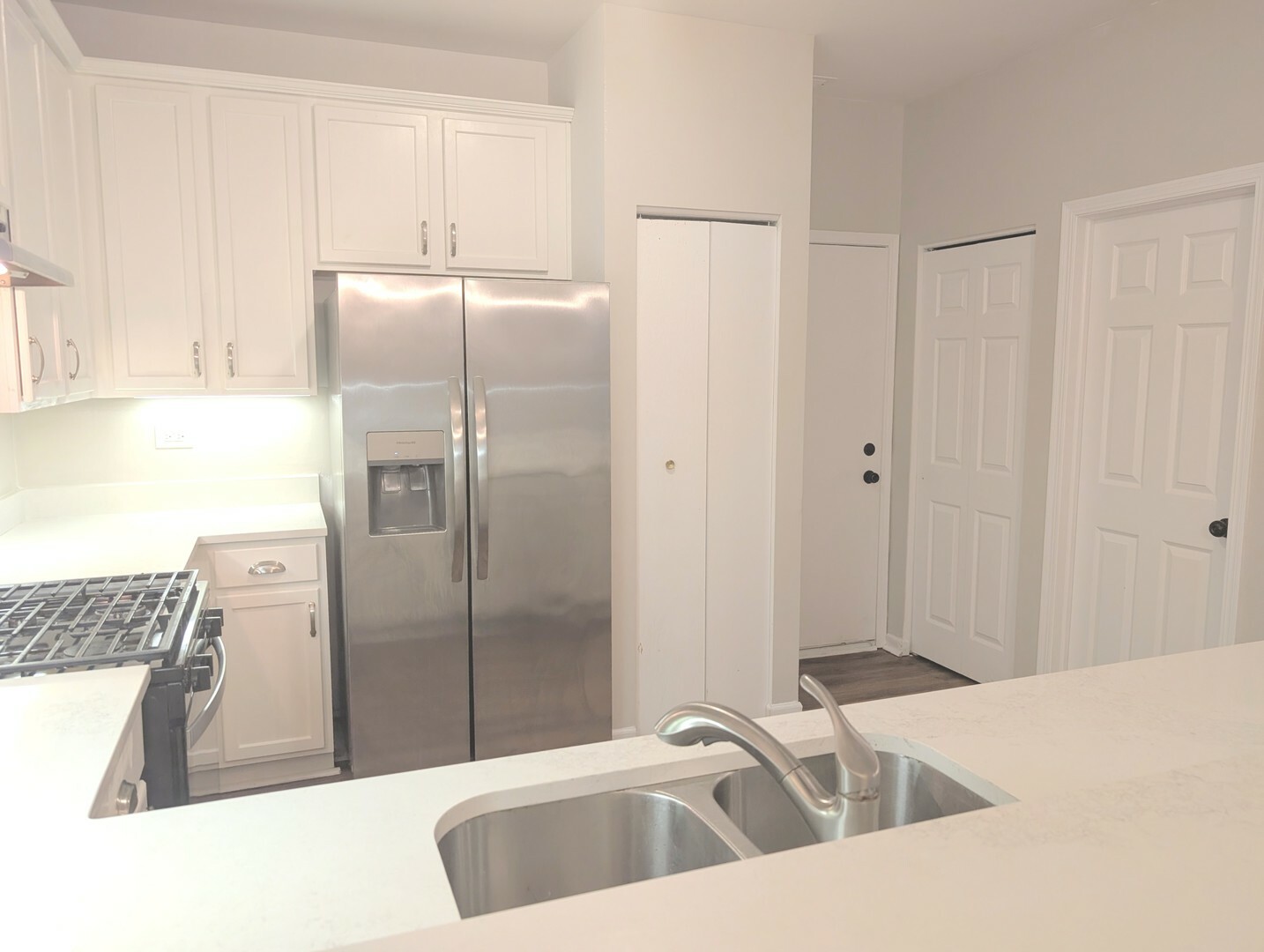 Property Photo:  261 Springbrook Trail  IL 60543 