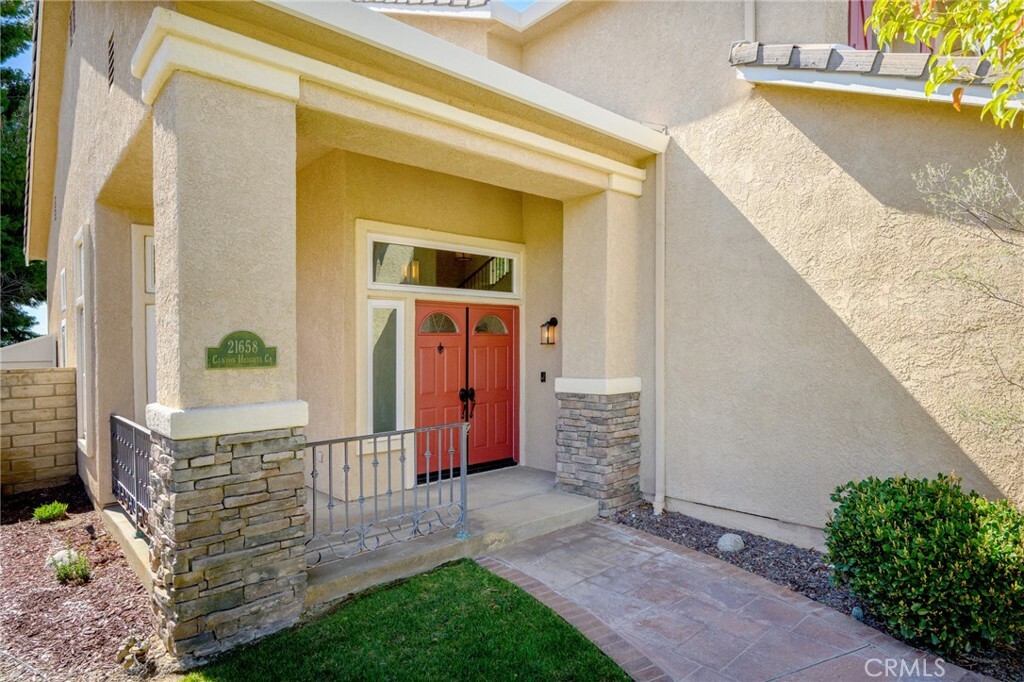 21658 Canyon Heights Circle  Saugus CA 91390 photo