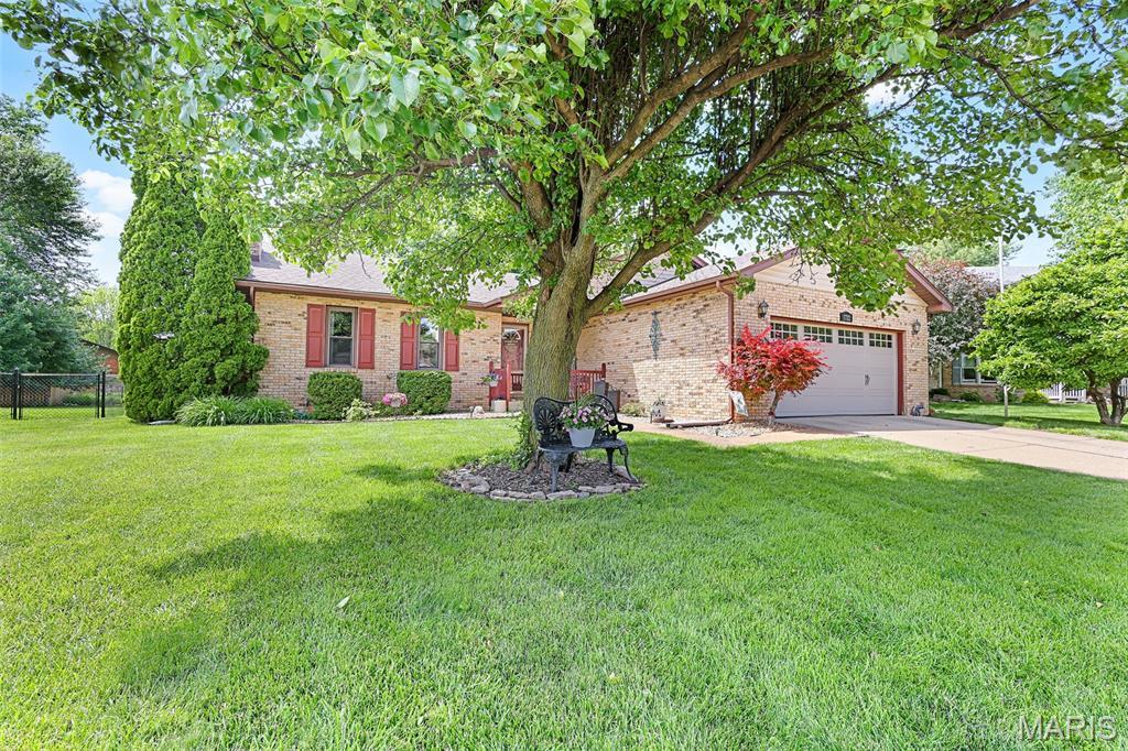Property Photo: 1722 Meadow Lane IL 62025
