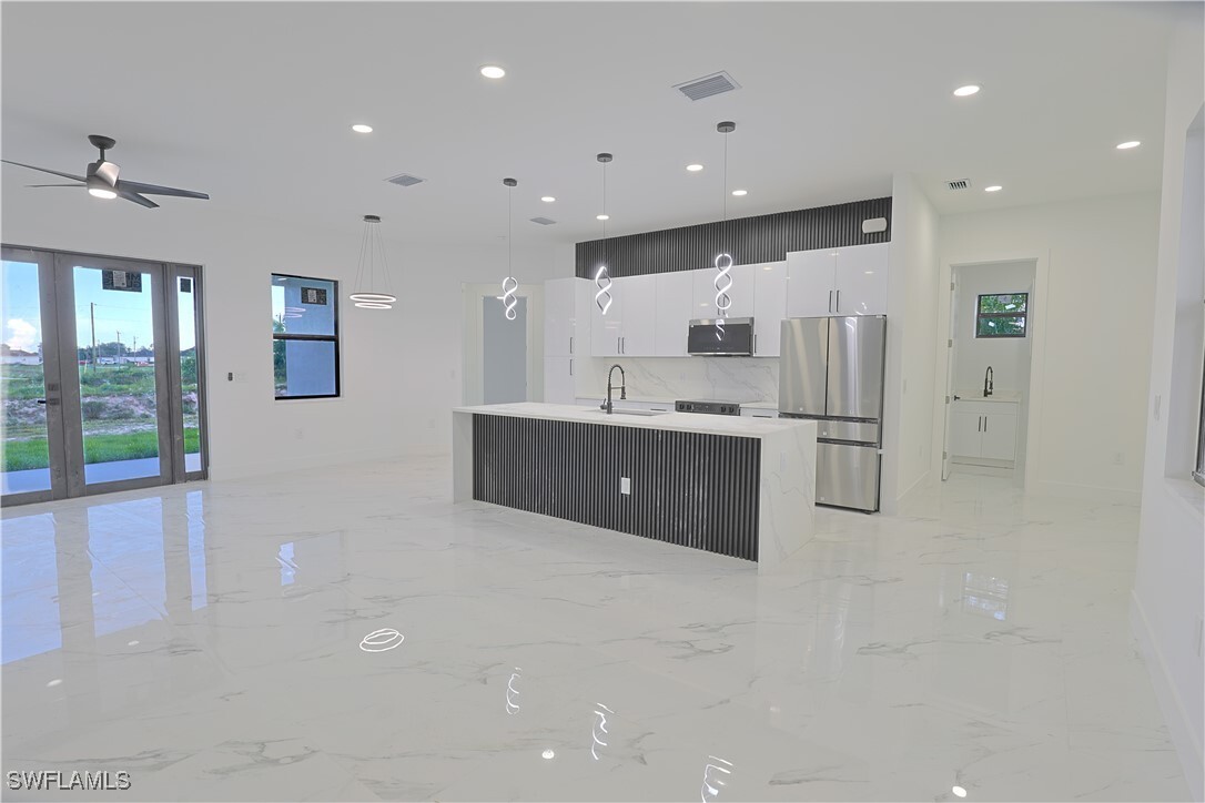 Property Photo: 3103 Vilma Avenue S FL 33976