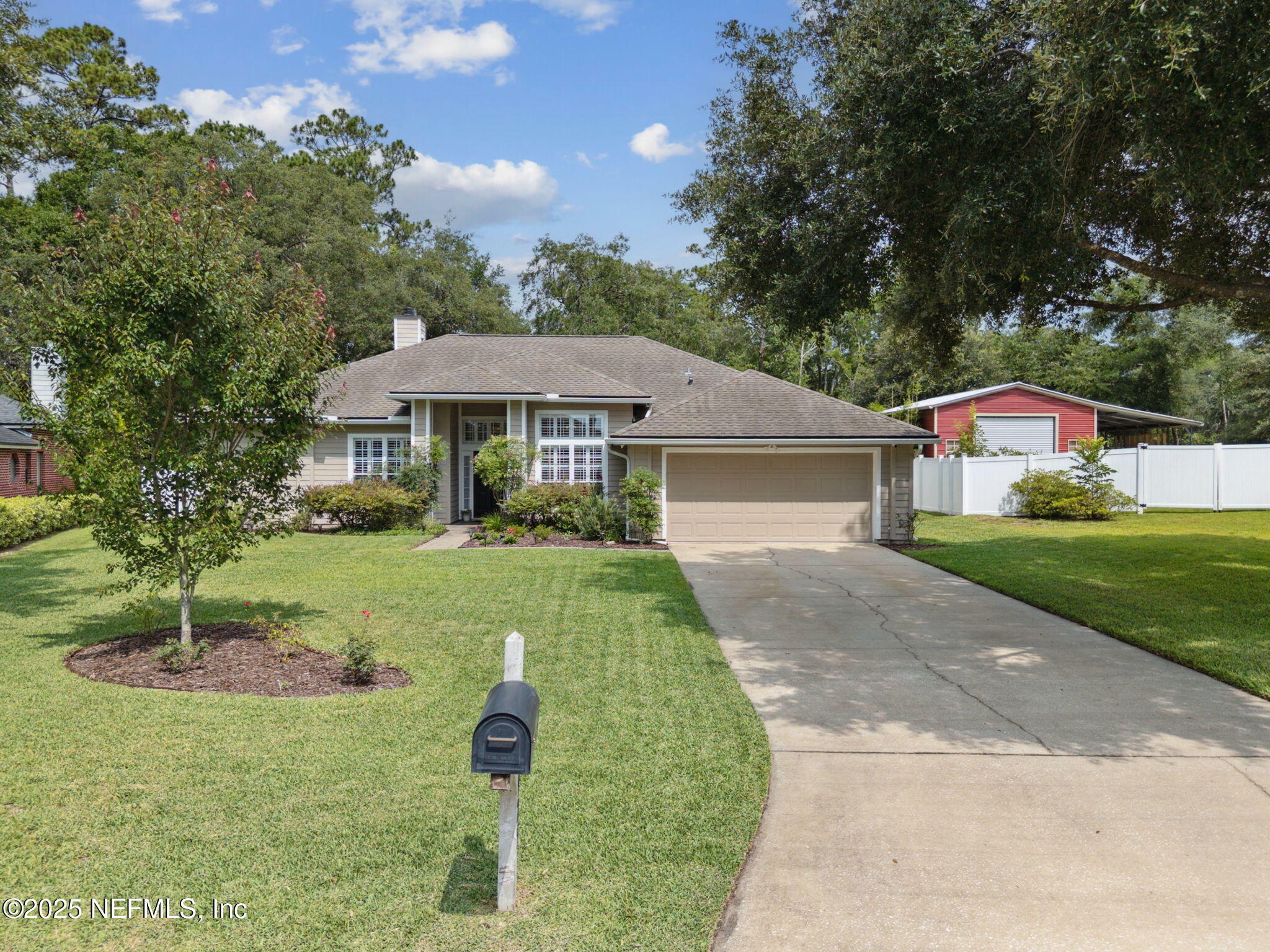 Property Photo: 1925 Wages Way FL 32218