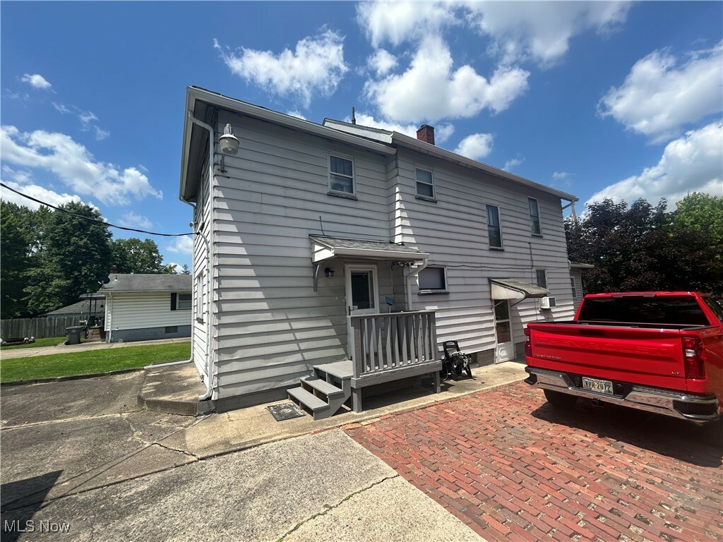 Property Photo: 2413 Oregon Avenue OH 44509