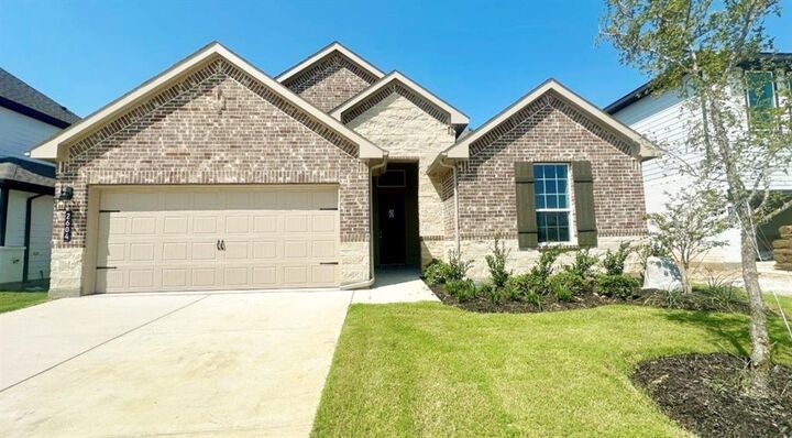 Property Photo:  2704 Starling Street  TX 76205 