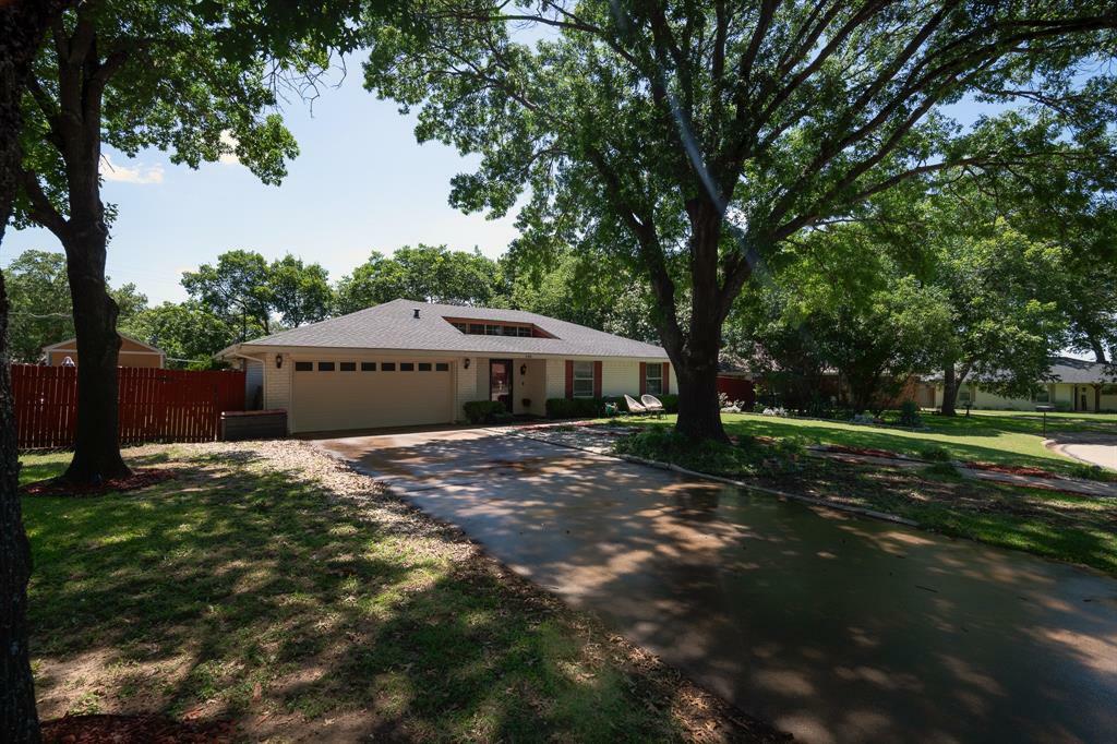 Property Photo: 148 Hillside Lane TX 75115