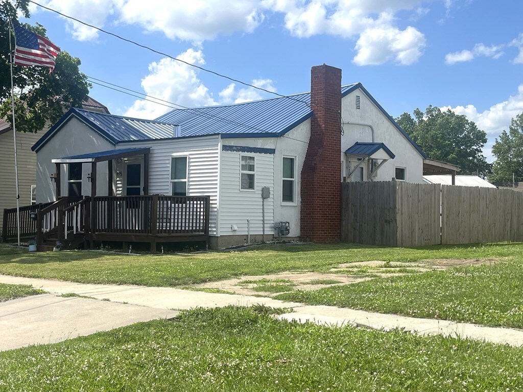 Property Photo: 115 Polk Street MO 64601