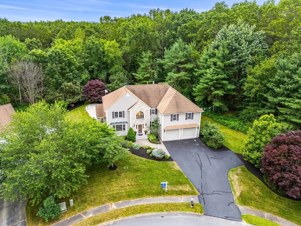 Property Photo: 9 Jack Rabbit Ln MA 01886