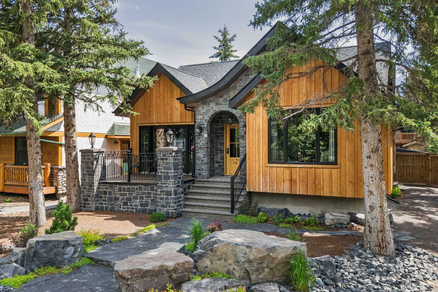 Property Photo:  429 2nd Street  AB T1W 2J9 
