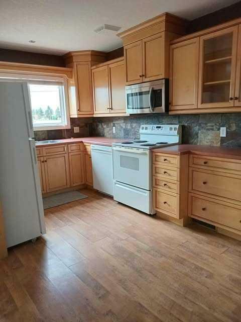 Property Photo:  81 Cheviot Drive  AB T7V 1R1 