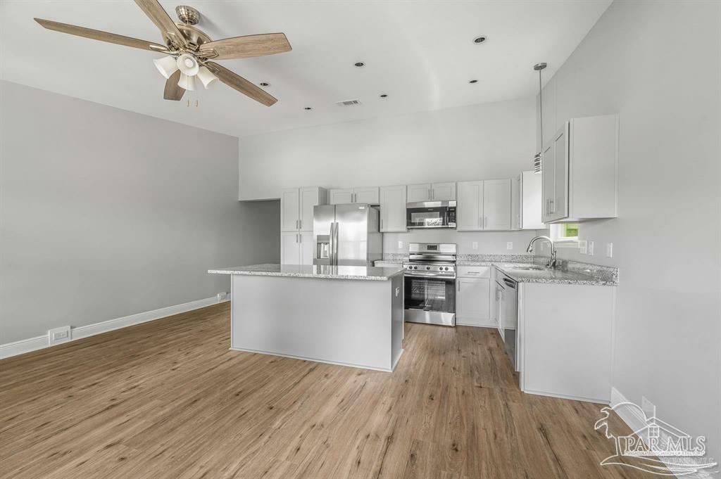 Property Photo: 1910 N Tarragona St FL 32503