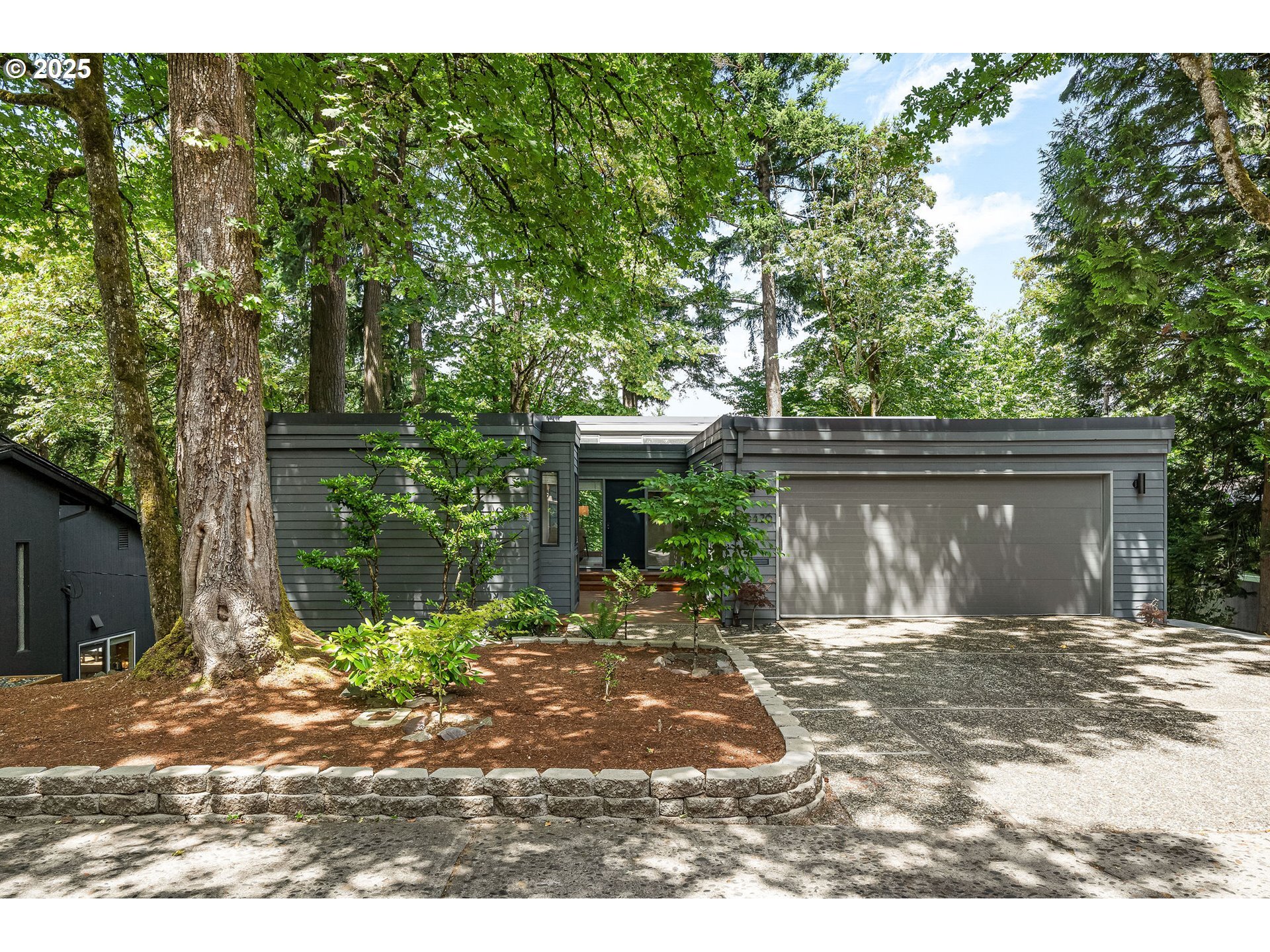 Property Photo: 6426 SW Burlingame Pl OR 97239