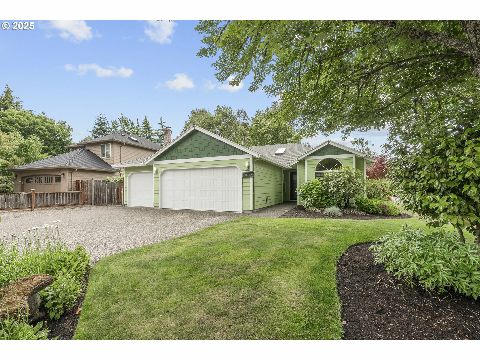 Property Photo: 16408 SW 107th Ct OR 97224