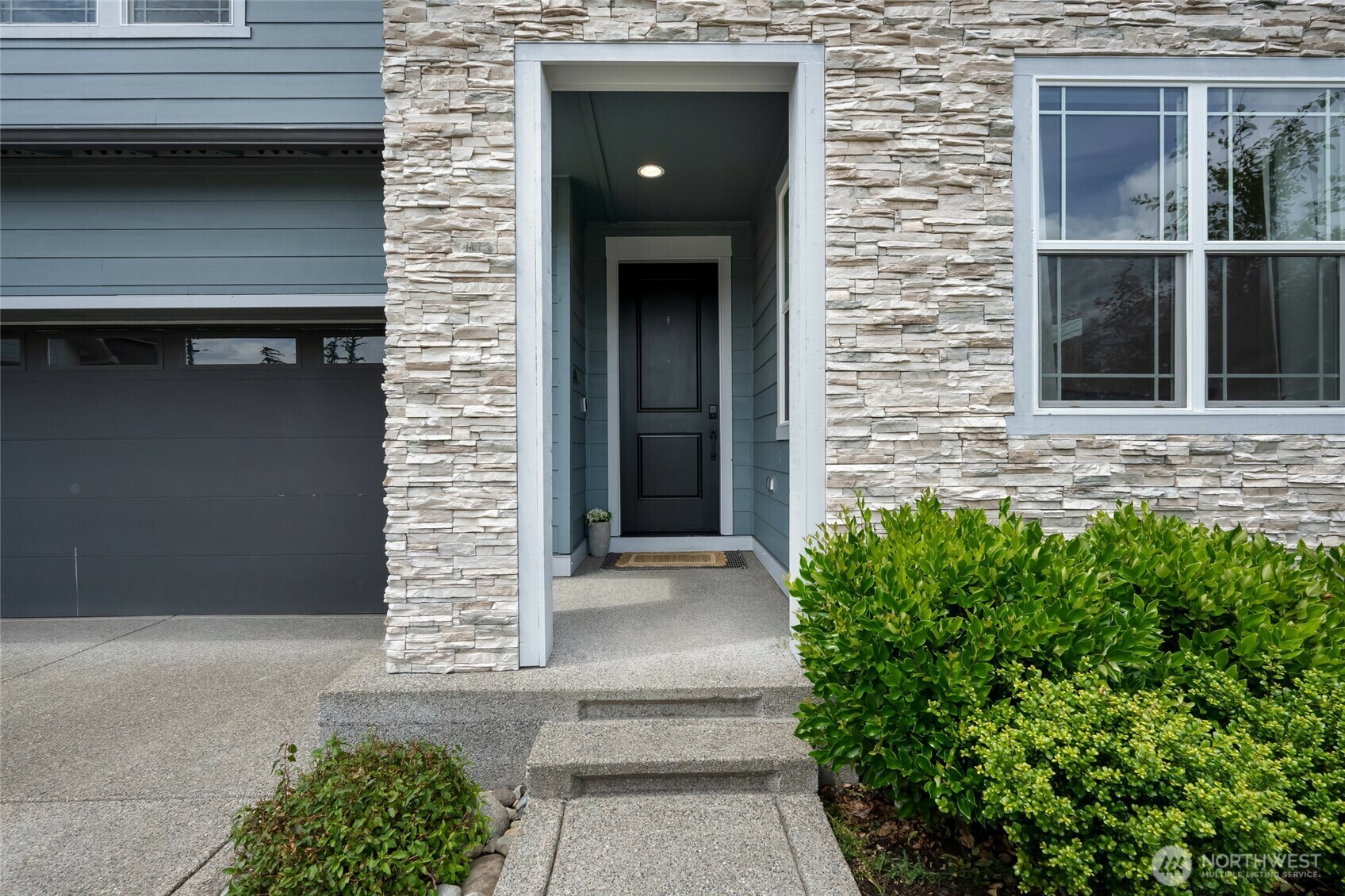 Property Photo: 27015 235th Place SE WA 98038