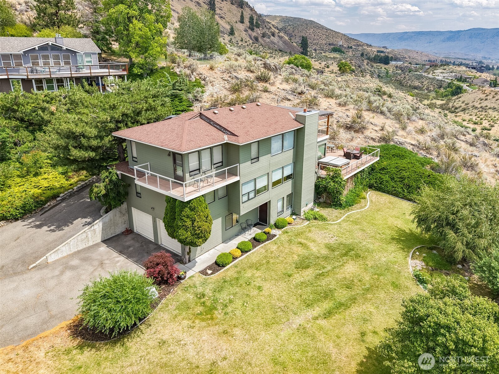 Property Photo:  217  Pinnacle Place  WA 98816 