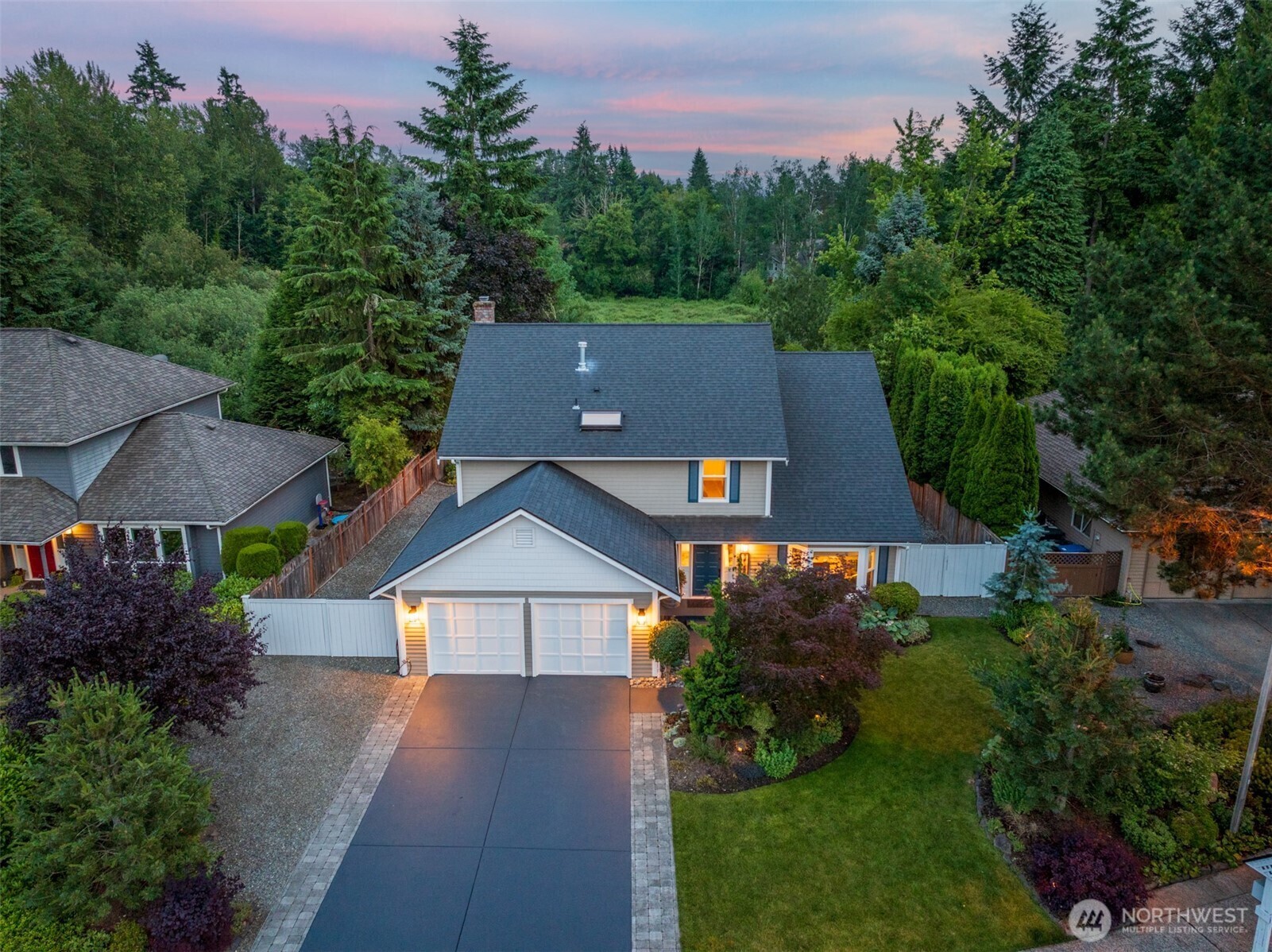 Property Photo:  21227 SE 29th Street  WA 98075 