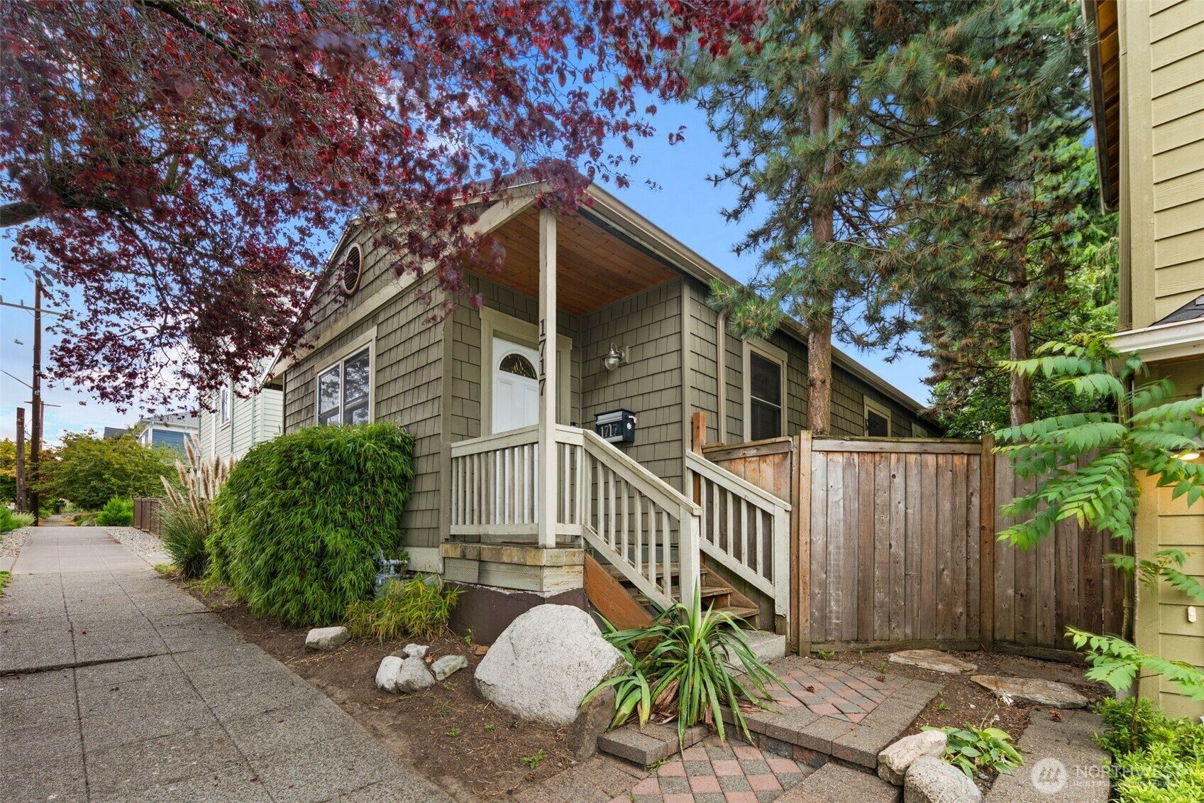 1717 E Spruce St.  Seattle WA 98122 photo