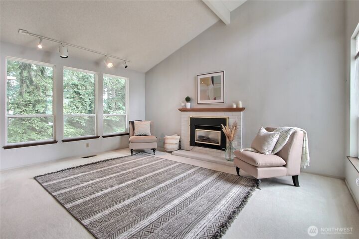 Property Photo: 33615 30th Avenue SW WA 98023