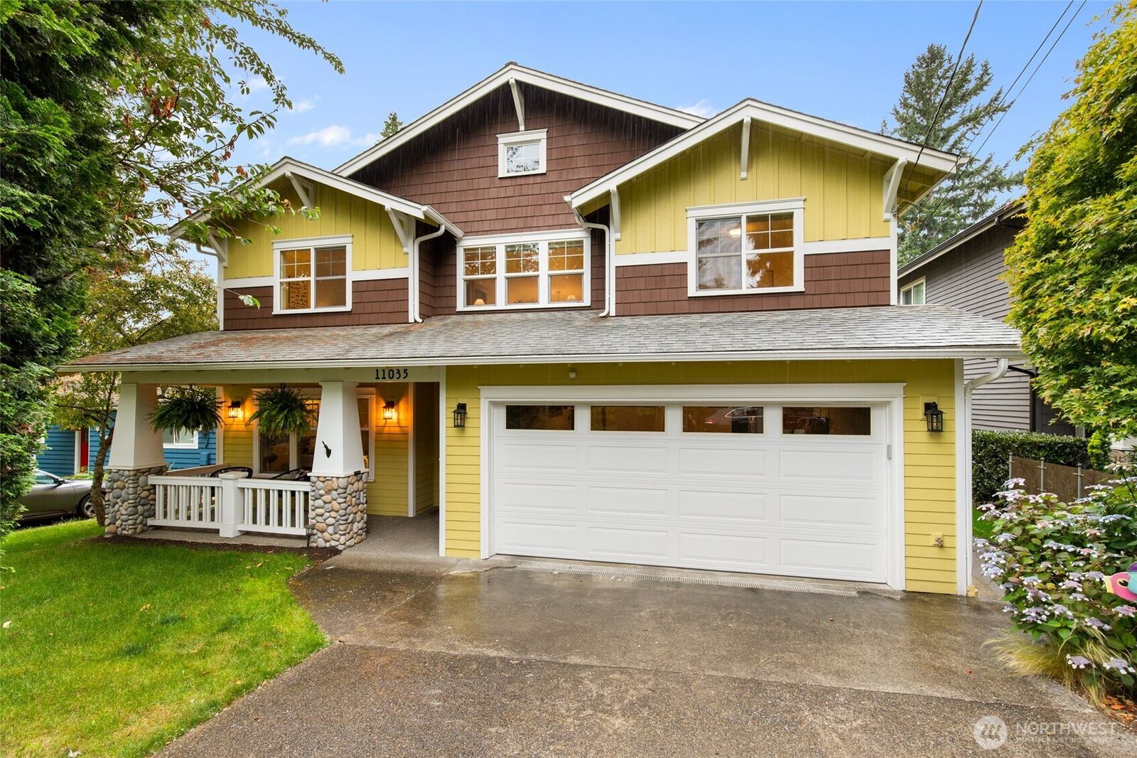 Property Photo:  11035  Bartlett Avenue NE  WA 98125 