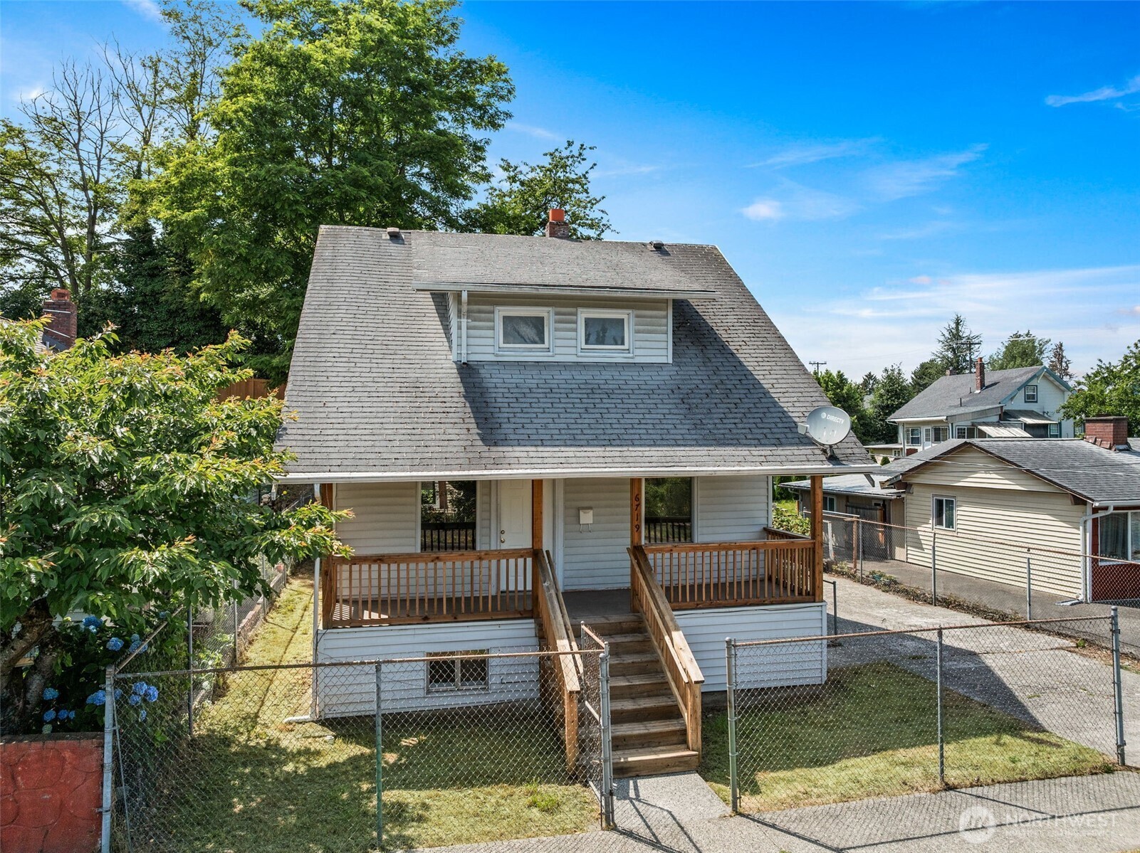 6719  46th Avenue S  Seattle WA 98118 photo