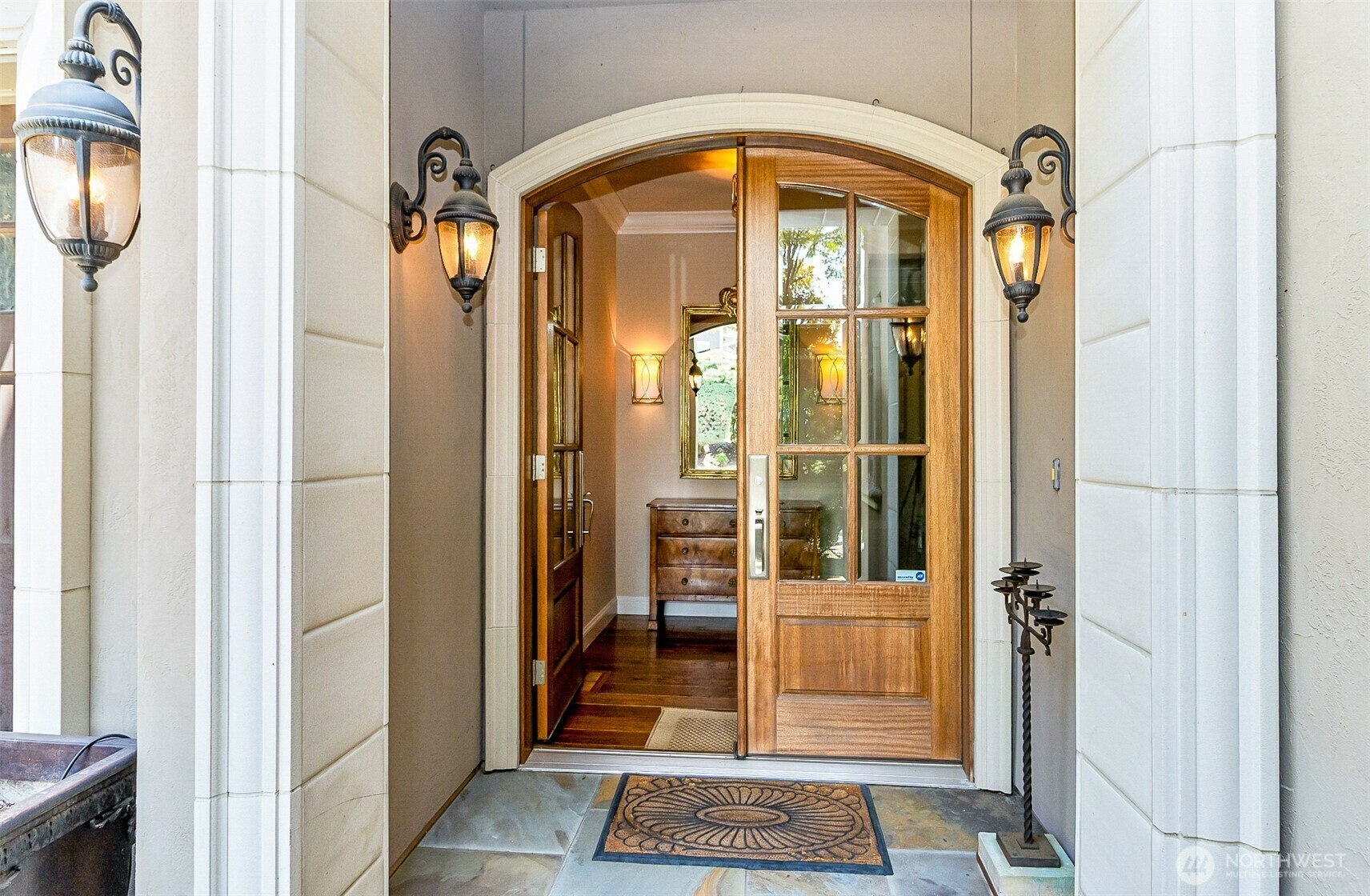 Property Photo: 9820 NE 16th Street WA 98004