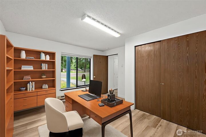 Property Photo: 21112 129th Avenue E WA 98338