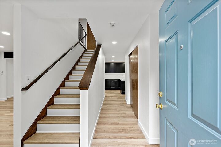 Property Photo:  21112  129th Avenue E  WA 98338 