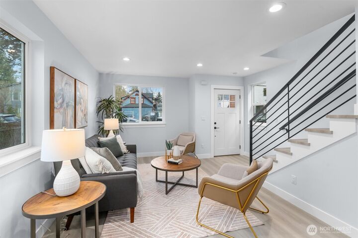 Property Photo:  1047 S Thistle Street A  WA 98108 
