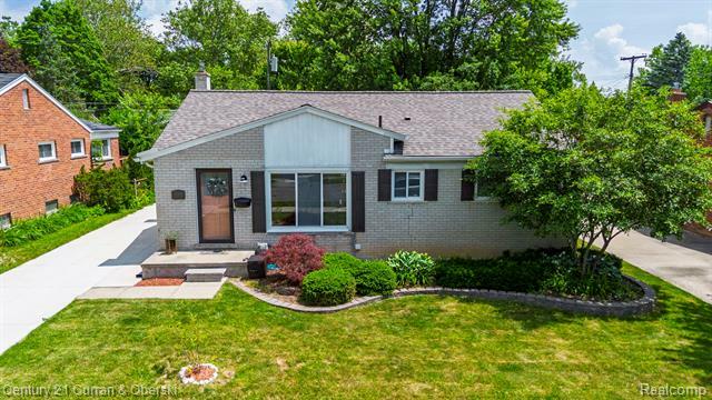 Property Photo: 32204 Leelane MI 48336