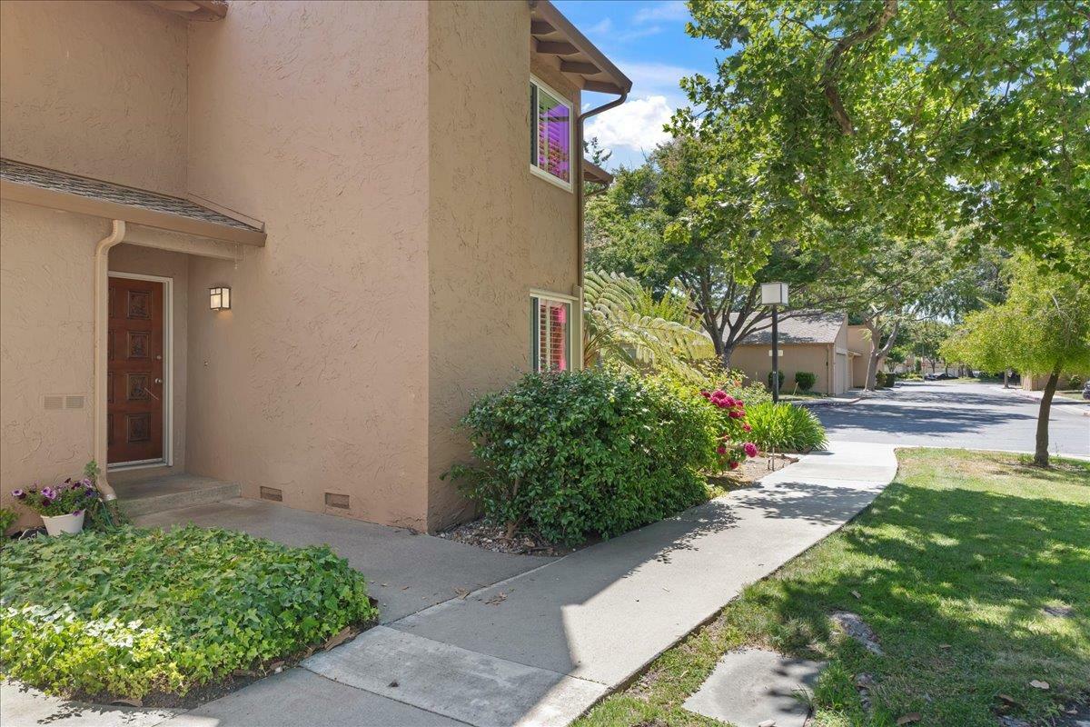 Property Photo:  1074 Whitebick Drive  CA 95129 