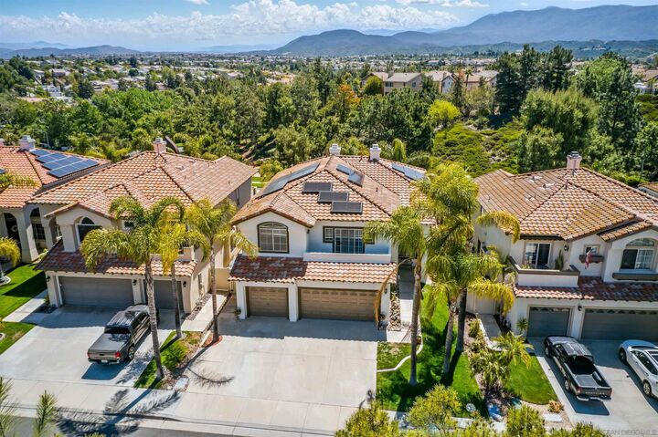 Property Photo:  45038 Camino Veste  CA 92592 