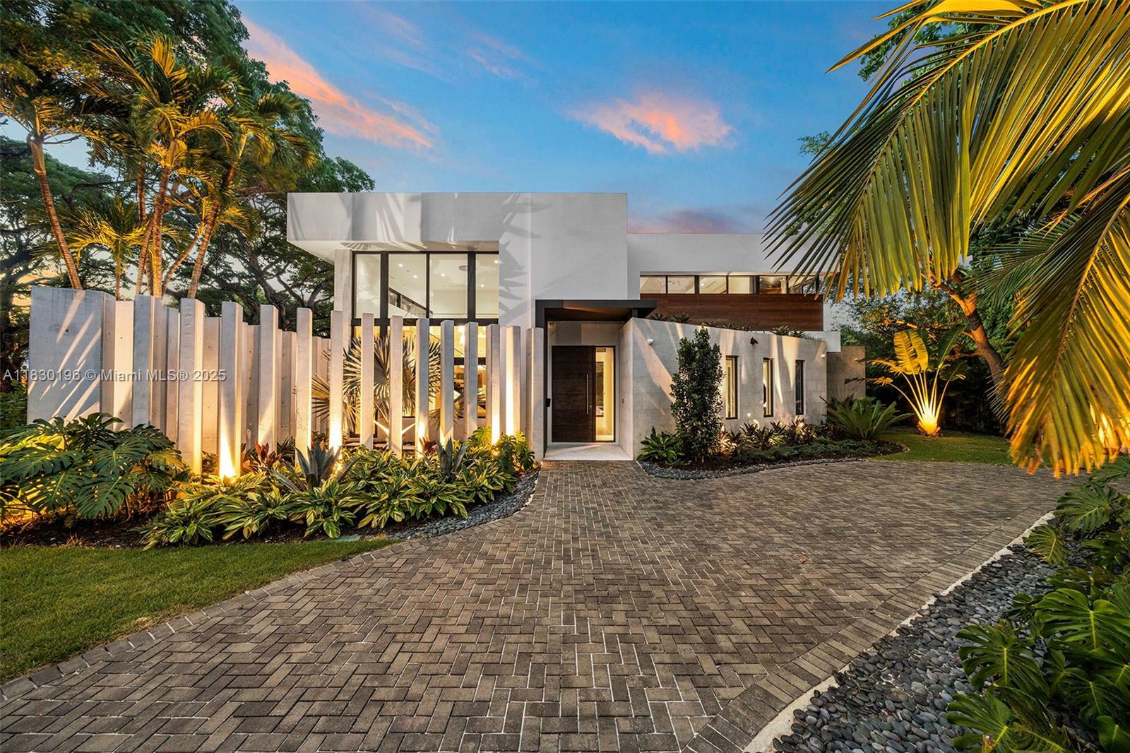 Property Photo: 4041 S Le Jeune Rd FL 33146