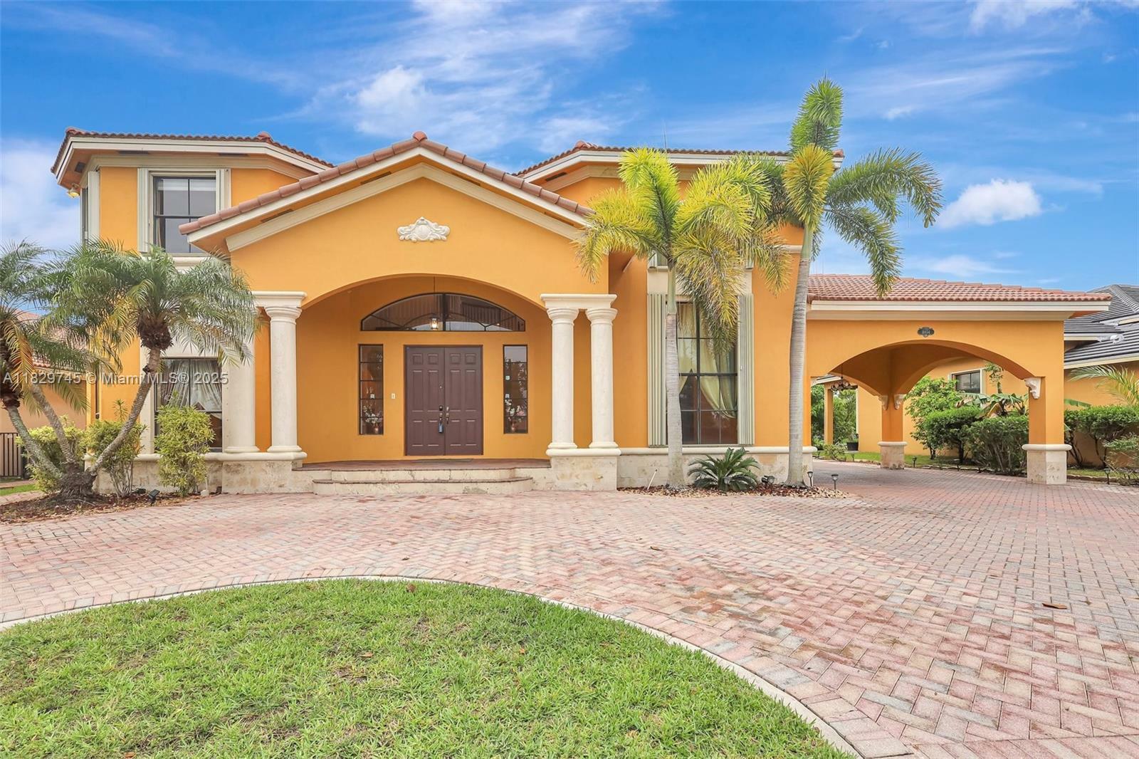 Property Photo: 19454 SW 17th Ct 19454 FL 33029