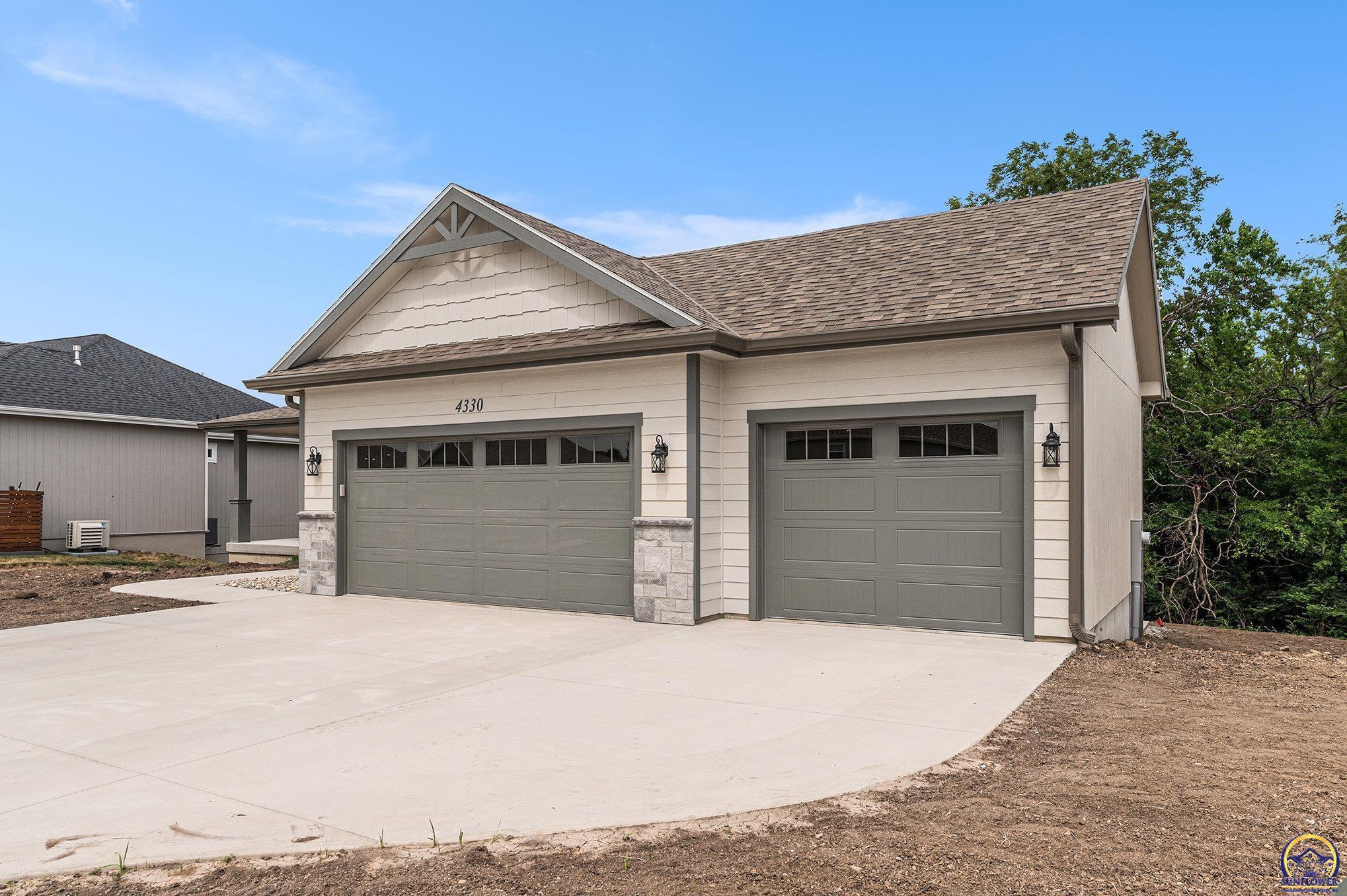 Property Photo: 4330 SW Lakeside Dr KS 66610
