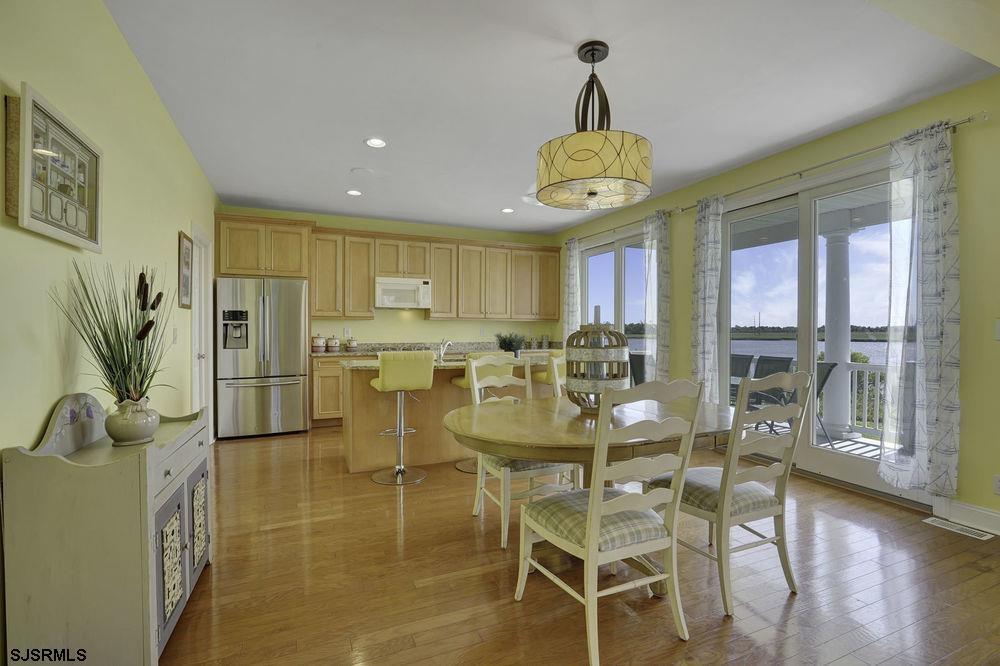 Property Photo: 2140 W Riverside Dr NJ 08401